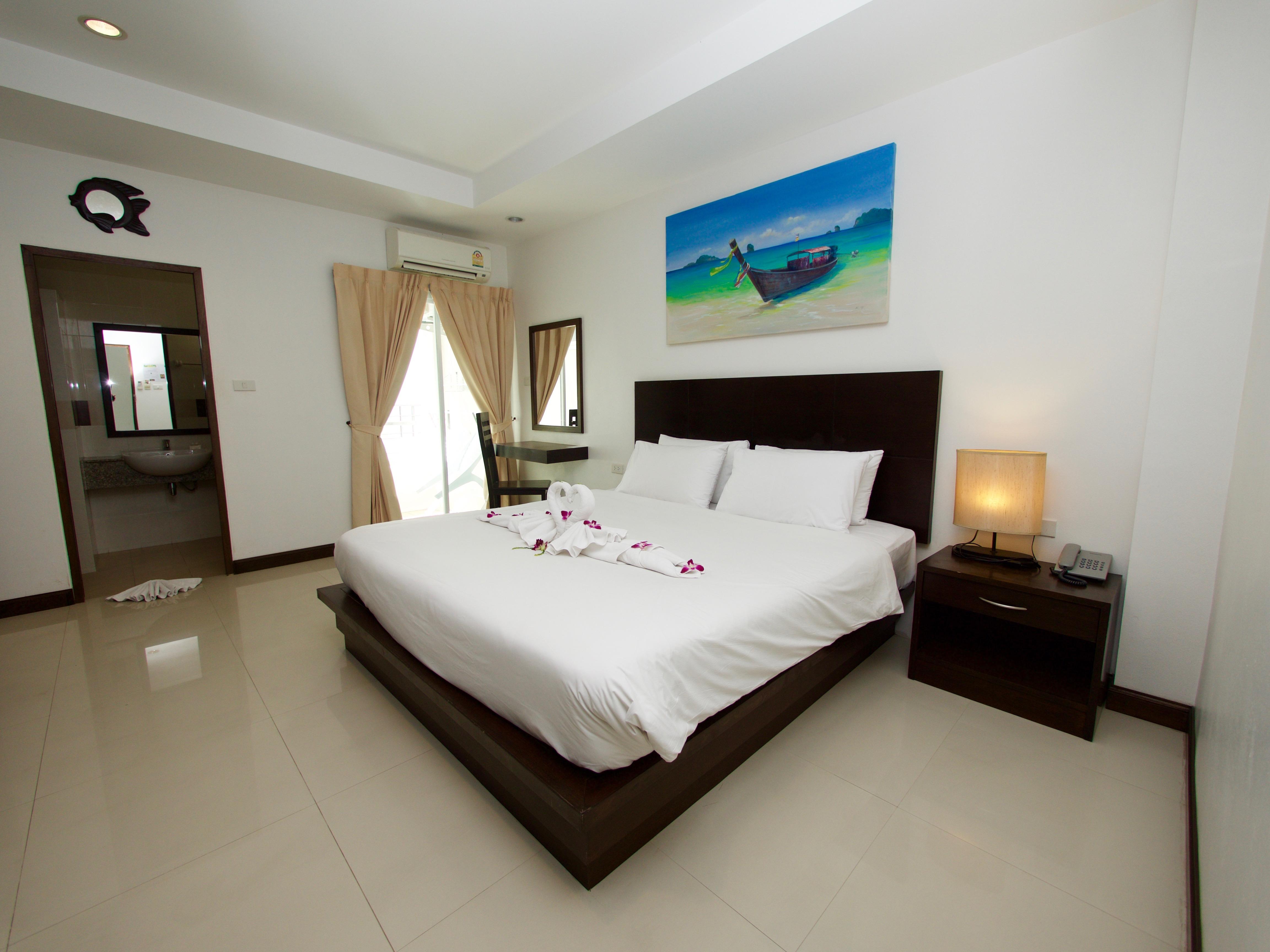 Q Victory Patong Hotel エクステリア 写真