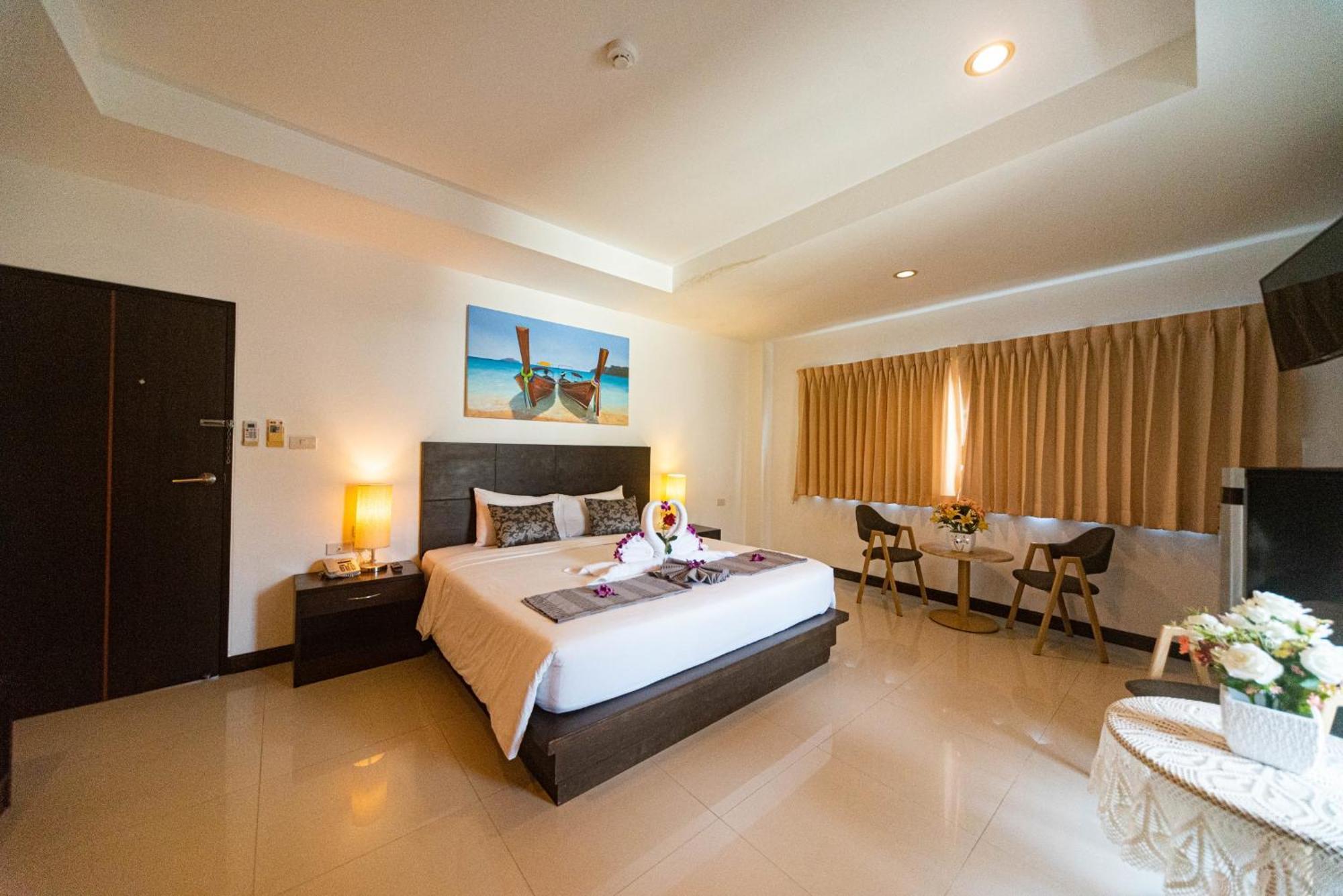 Q Victory Patong Hotel エクステリア 写真