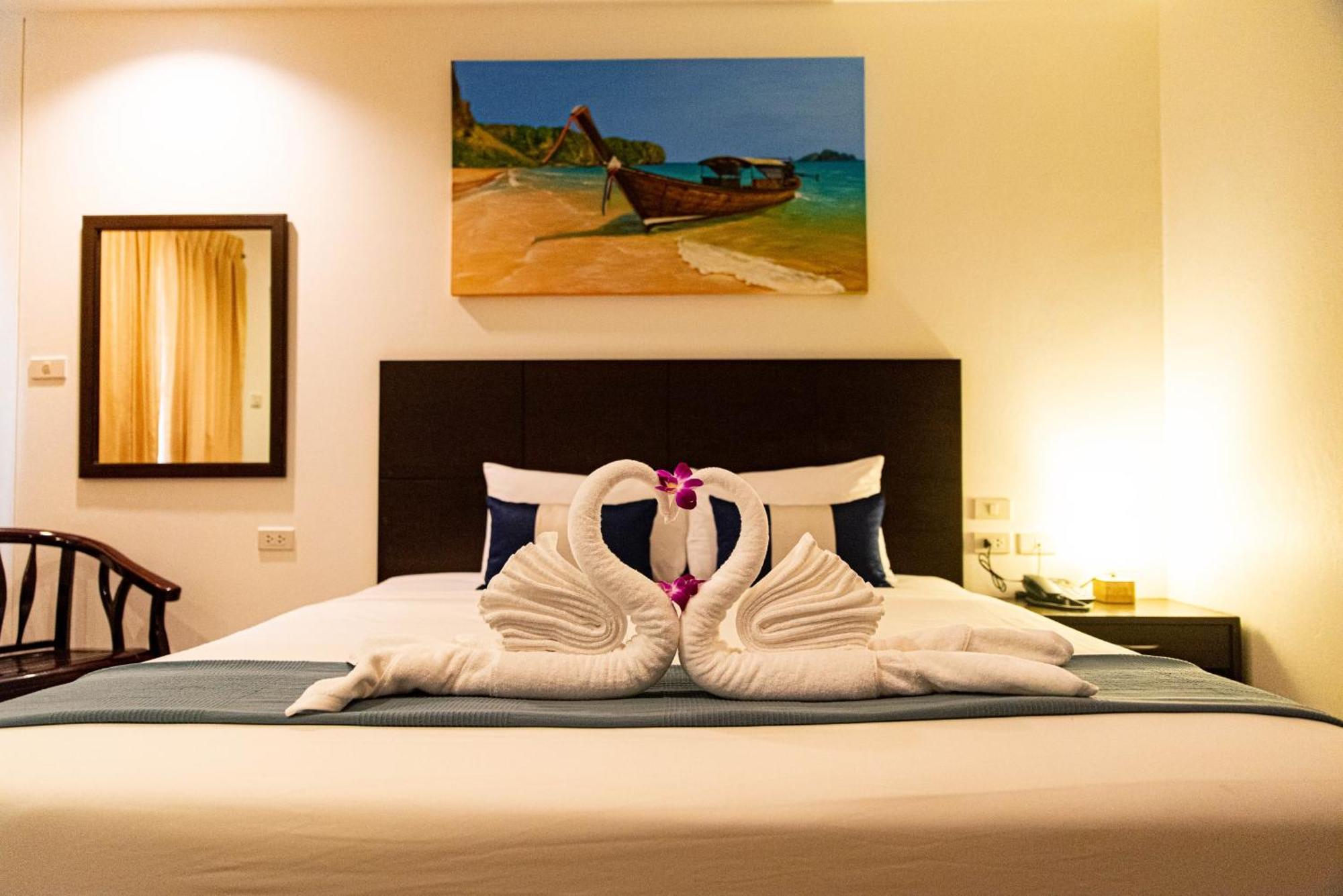 Q Victory Patong Hotel エクステリア 写真